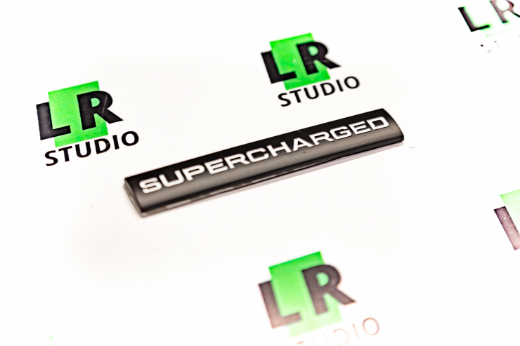 Шильда supercharged черная 11см металл
